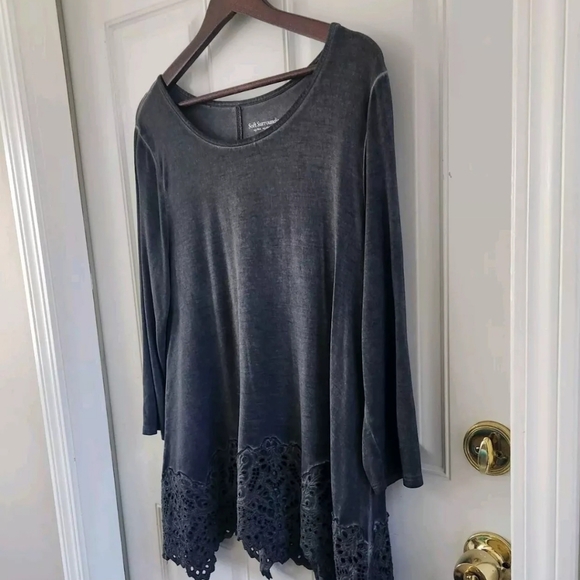 Soft Surroundings Womens Delaynie Tunic Top Gray Eyelet Hem 3/4 Sleeves Womens M - Picture 4 of 7